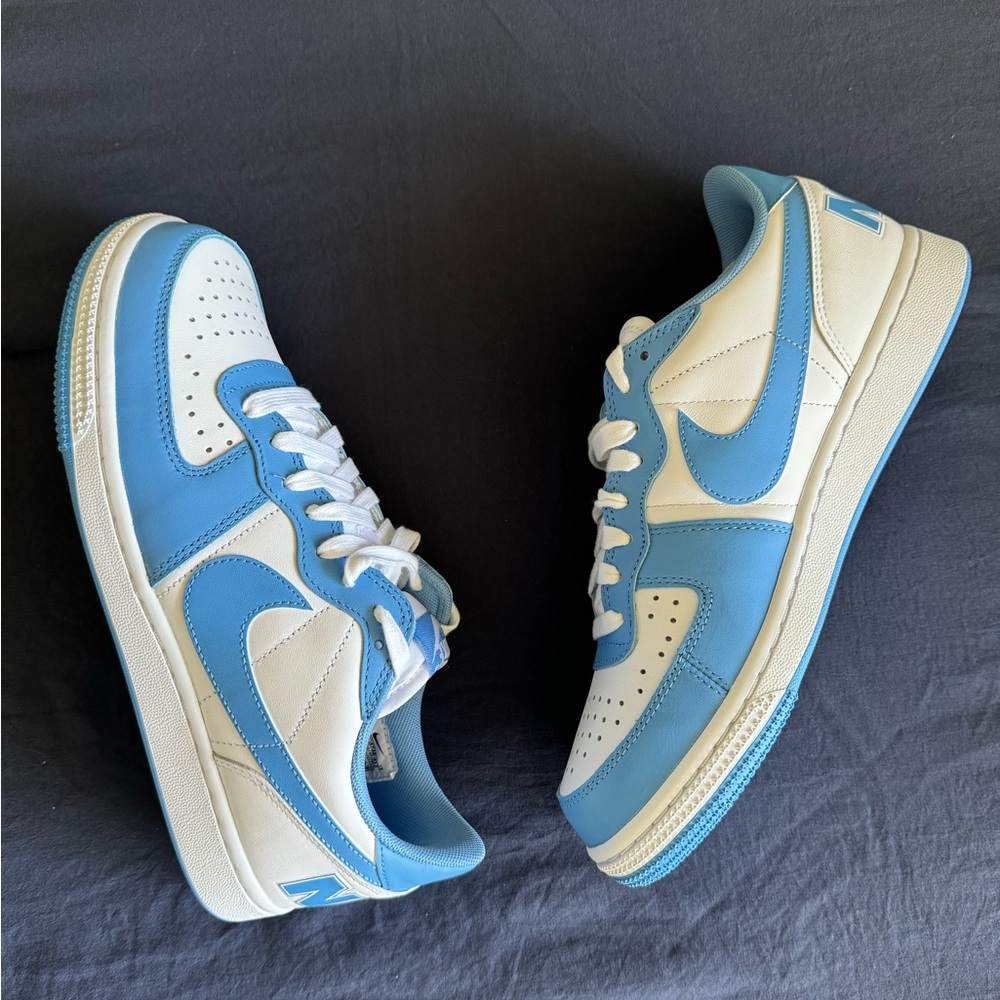 Dunk - Picture 2 of 2